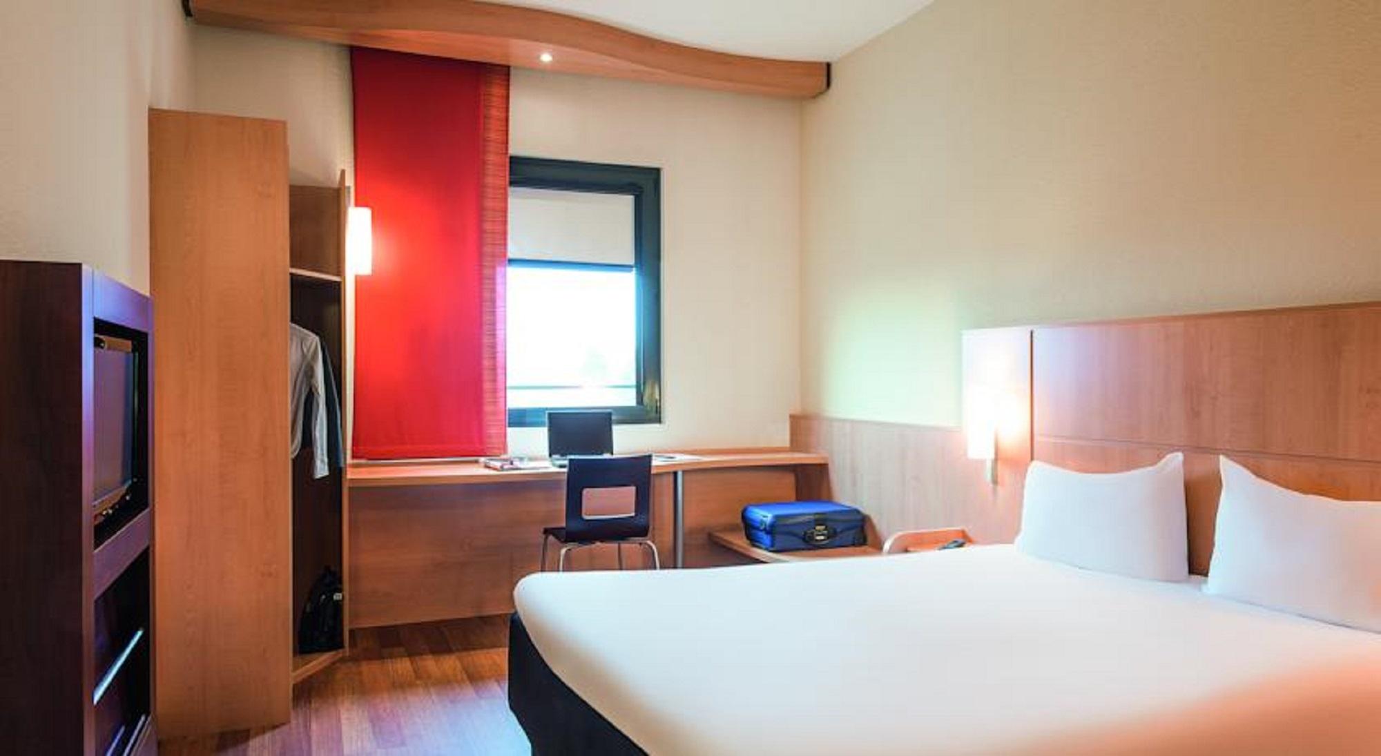 Hotel Ibis Milano Malpensa Cardano Al Campo Exterior photo