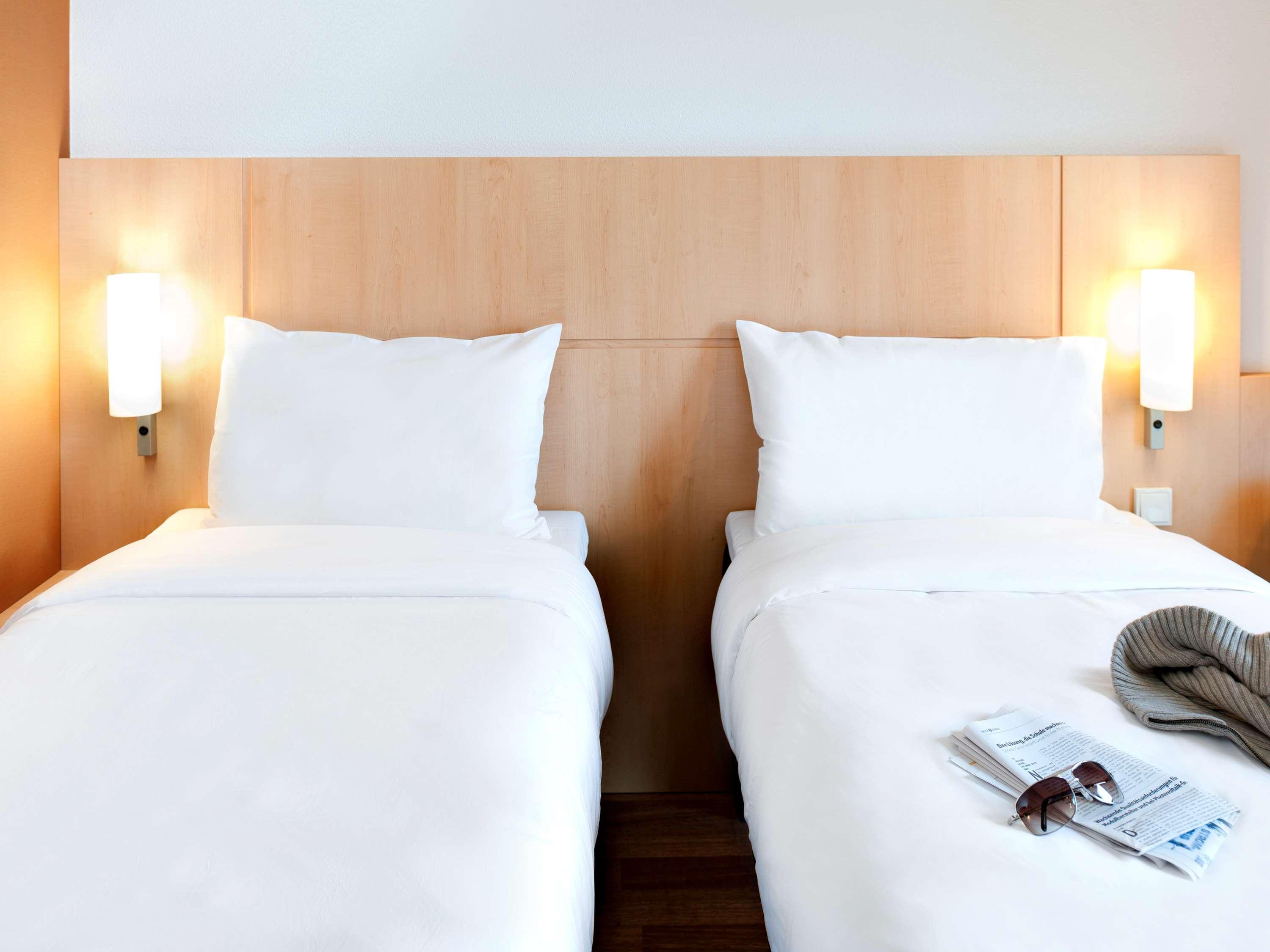Hotel Ibis Milano Malpensa Cardano Al Campo Exterior photo