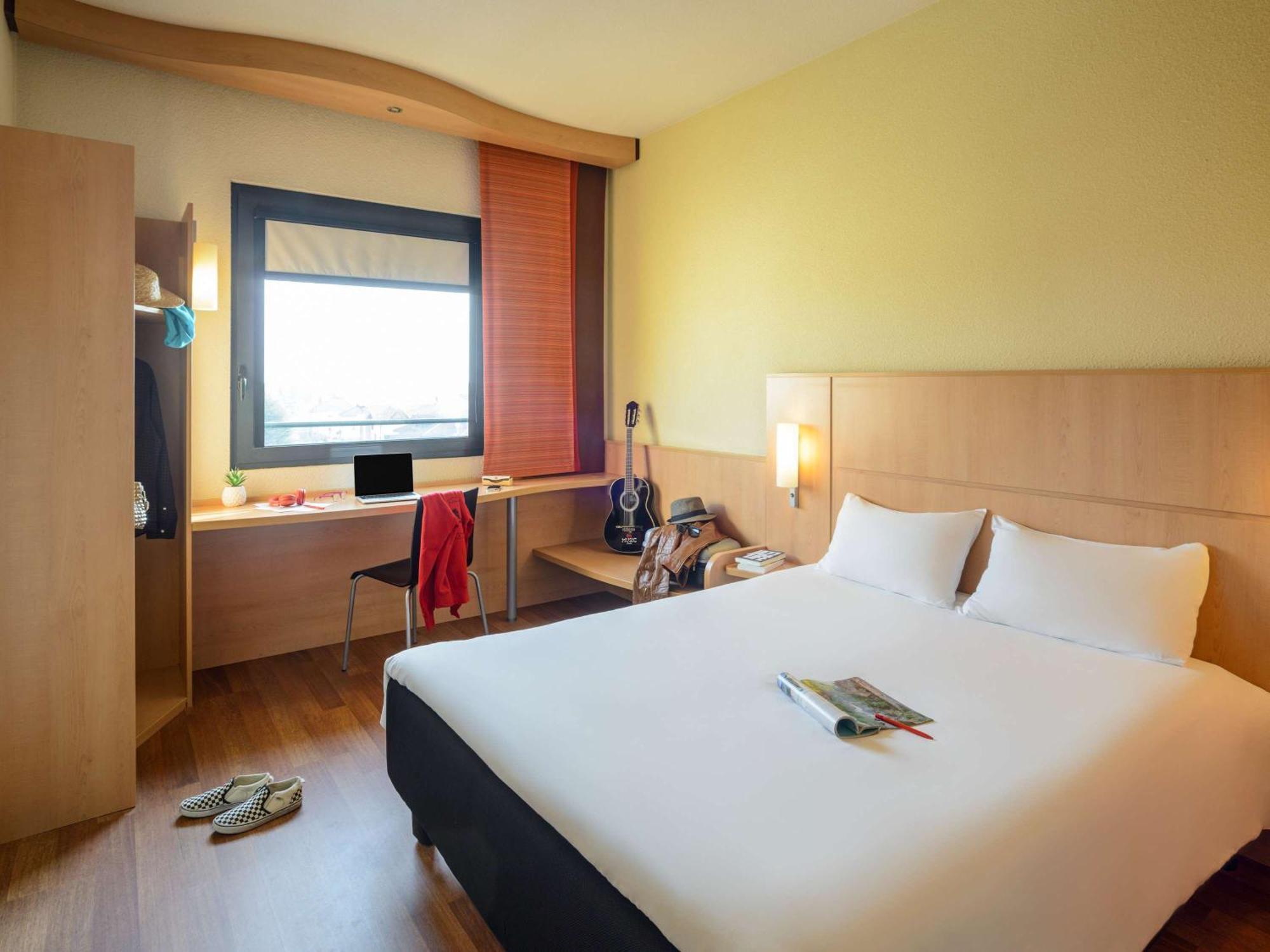 Hotel Ibis Milano Malpensa Cardano Al Campo Exterior photo