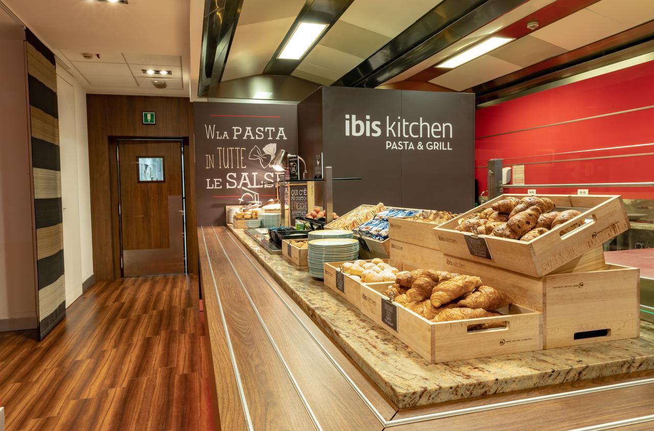 Hotel Ibis Milano Malpensa Cardano Al Campo Exterior photo